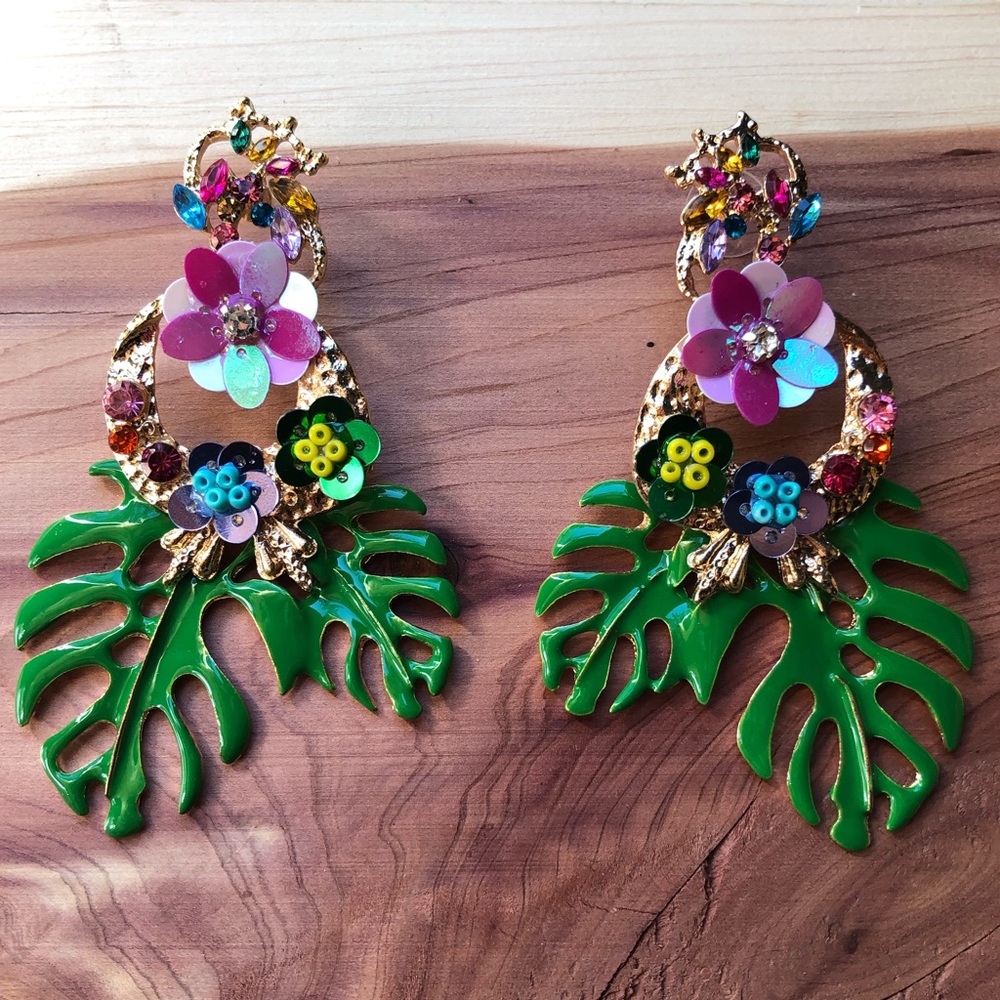 HP!! Monstera Leaf Statement Earrings! - Picture 4 of 9